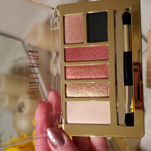 Melanie 08 Must Have Metallics Eyeshadow Palette - Picture 1 of 4